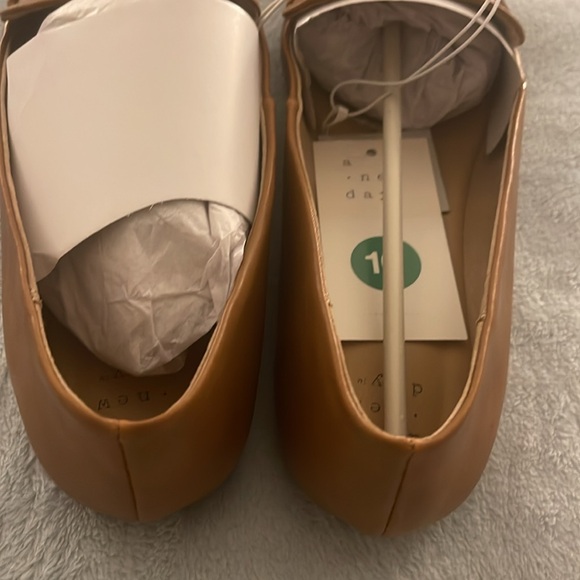 Cognac Size 10 Memory Foam Flats - Picture 6 of 7